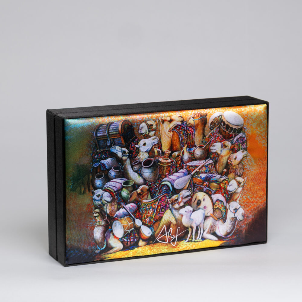 Коробка с иллюстрацией каравана
