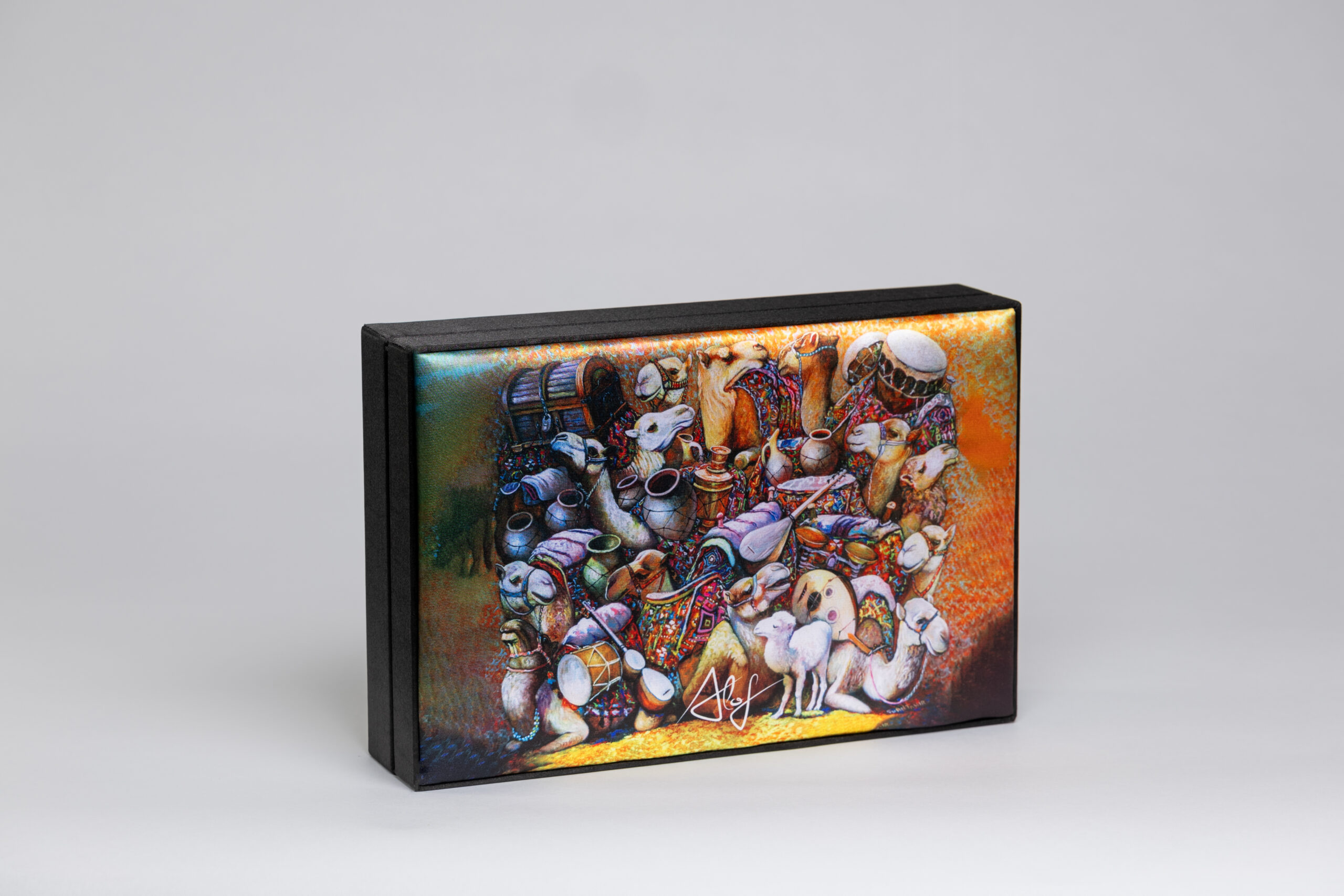 Коробка с иллюстрацией каравана